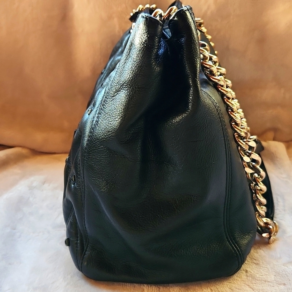 Valentino Quilted Leather Bag with Gold‎ Chain - Picture 5 of 10